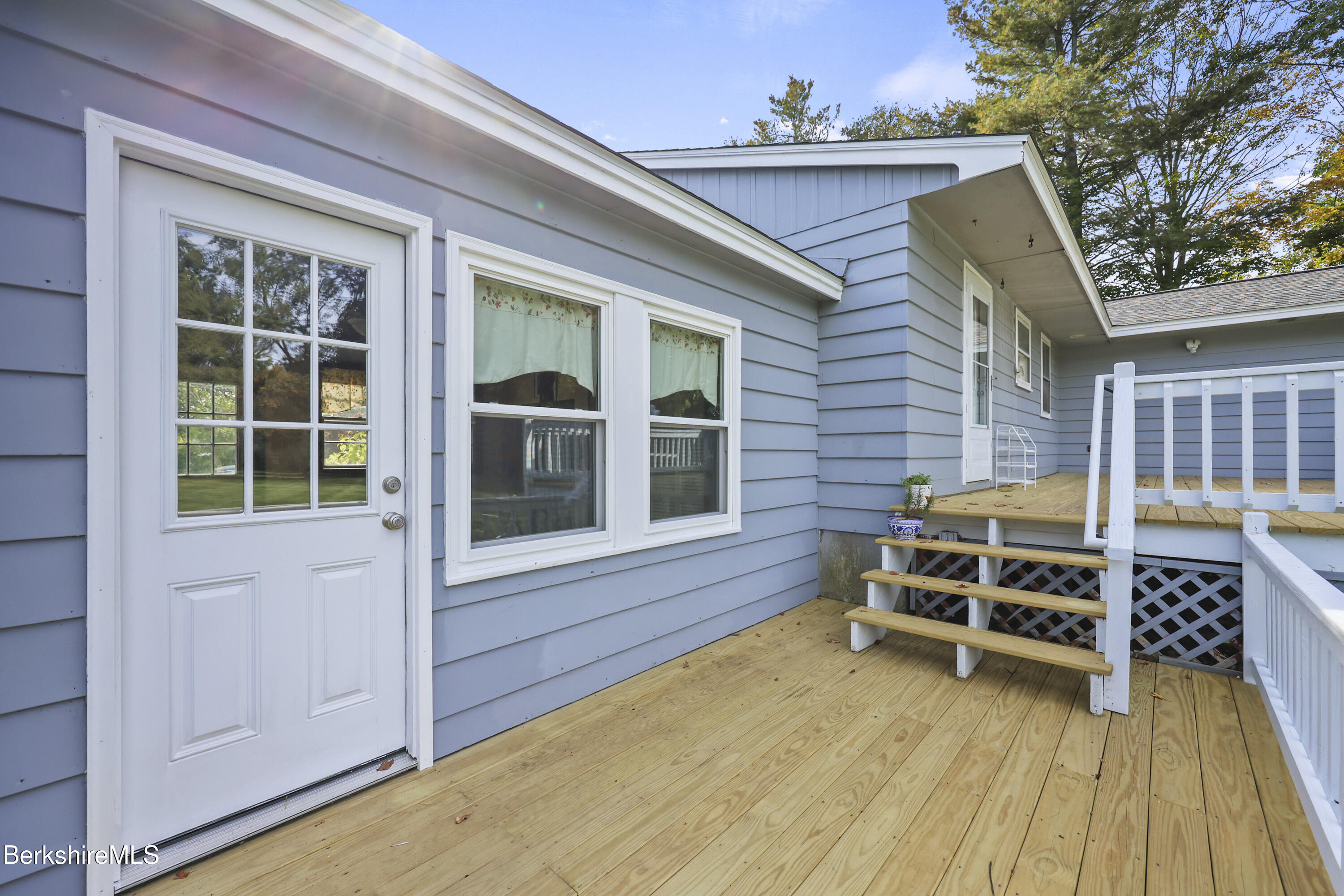 10 Otis Street Pittsfield, MA 01201 - Photo 29 of 35 275 Back Porch