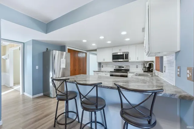 $294,900 | 20201 Old 24 E Road, Woodburn, IN 46797