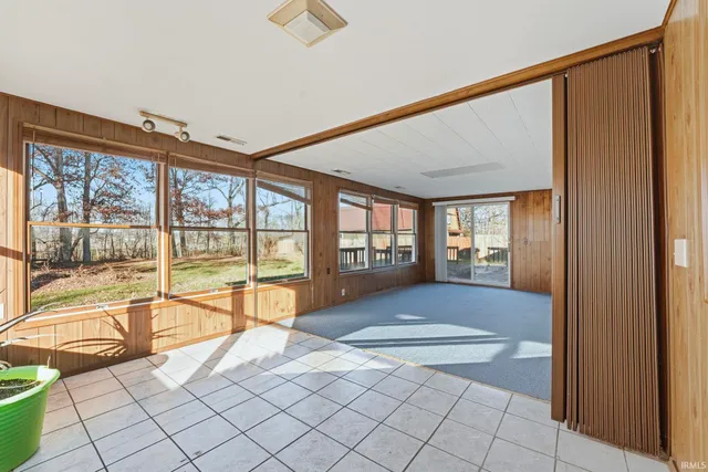 $294,900 | 20201 Old 24 E Road, Woodburn, IN 46797