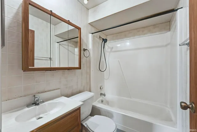 $294,900 | 20201 Old 24 E Road, Woodburn, IN 46797