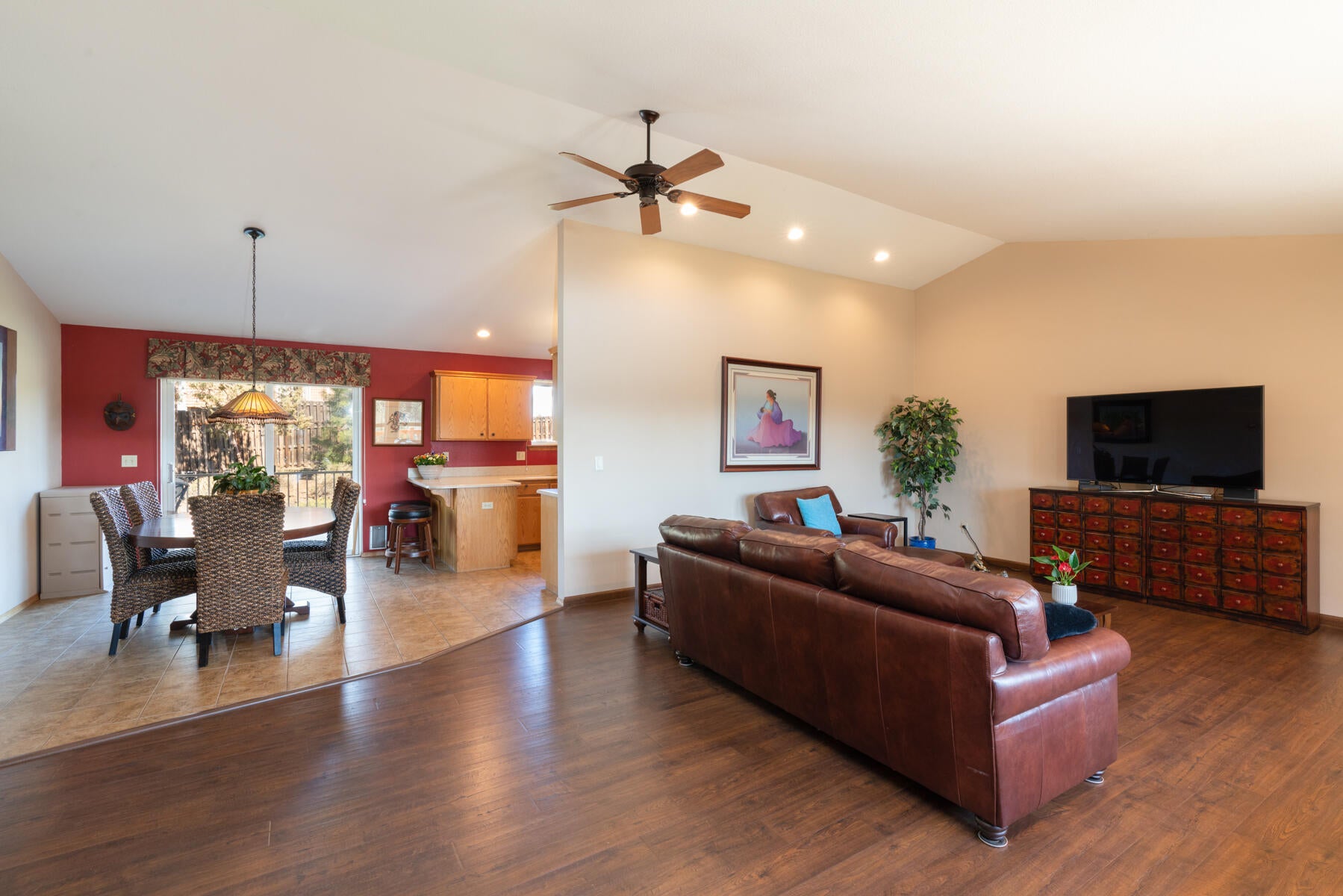 63558 Boyd Acres Road Bend, OR 97701 - Photo 10 of 23 CT2-36