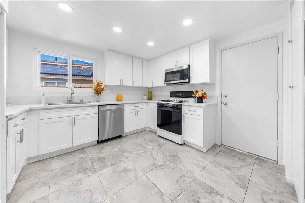 547 Bellows Court Diamond Bar, CA 91765 - Photo 8 of 25