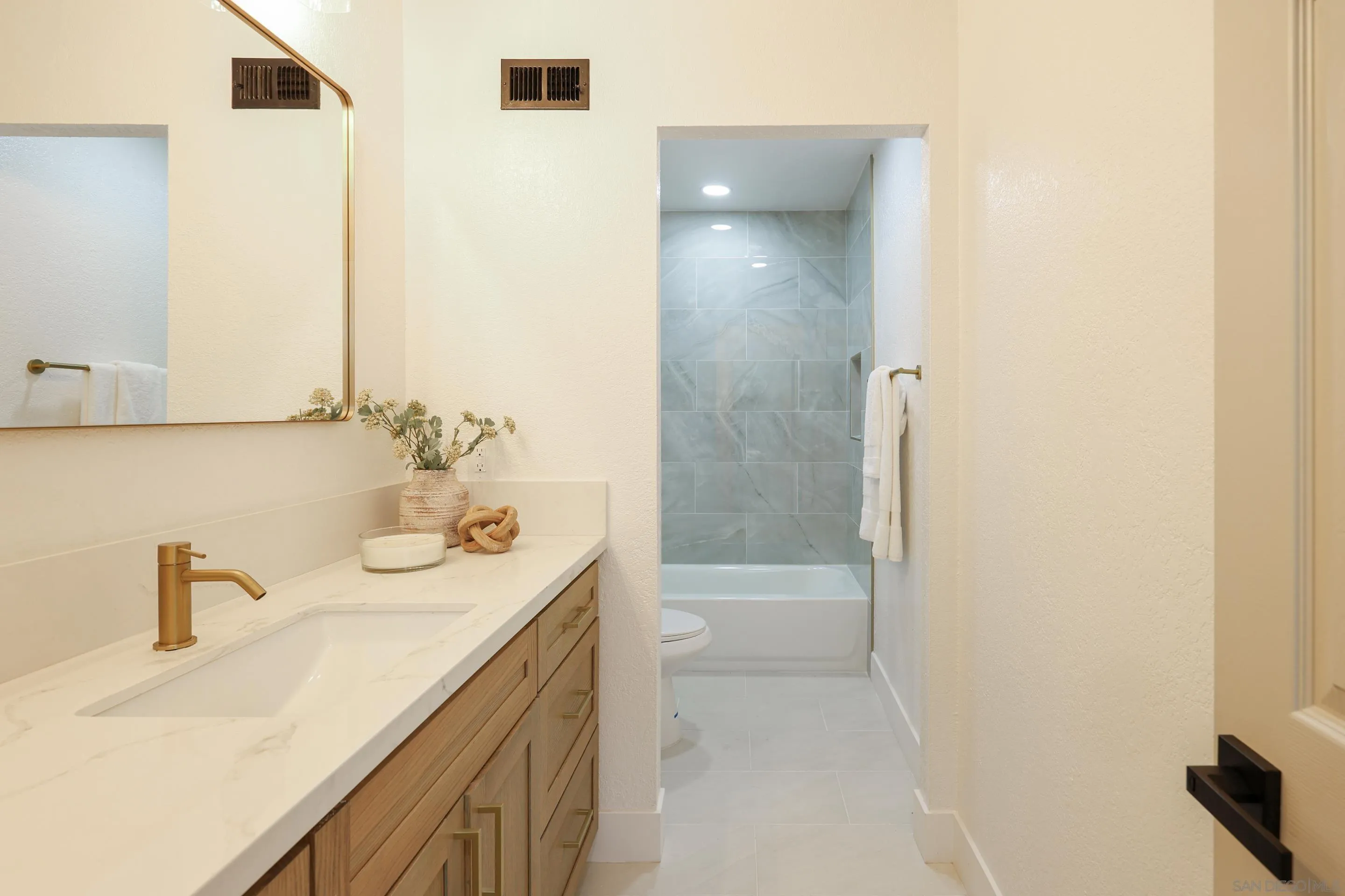 10108 Tres Lagos Court Spring Valley, CA 91977 - Photo 19 of 42