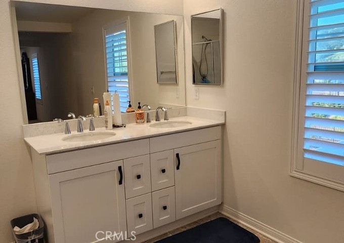 21288 Telegraph Road Riverside, CA 92507 - Photo 15 of 24 Master Bathroom