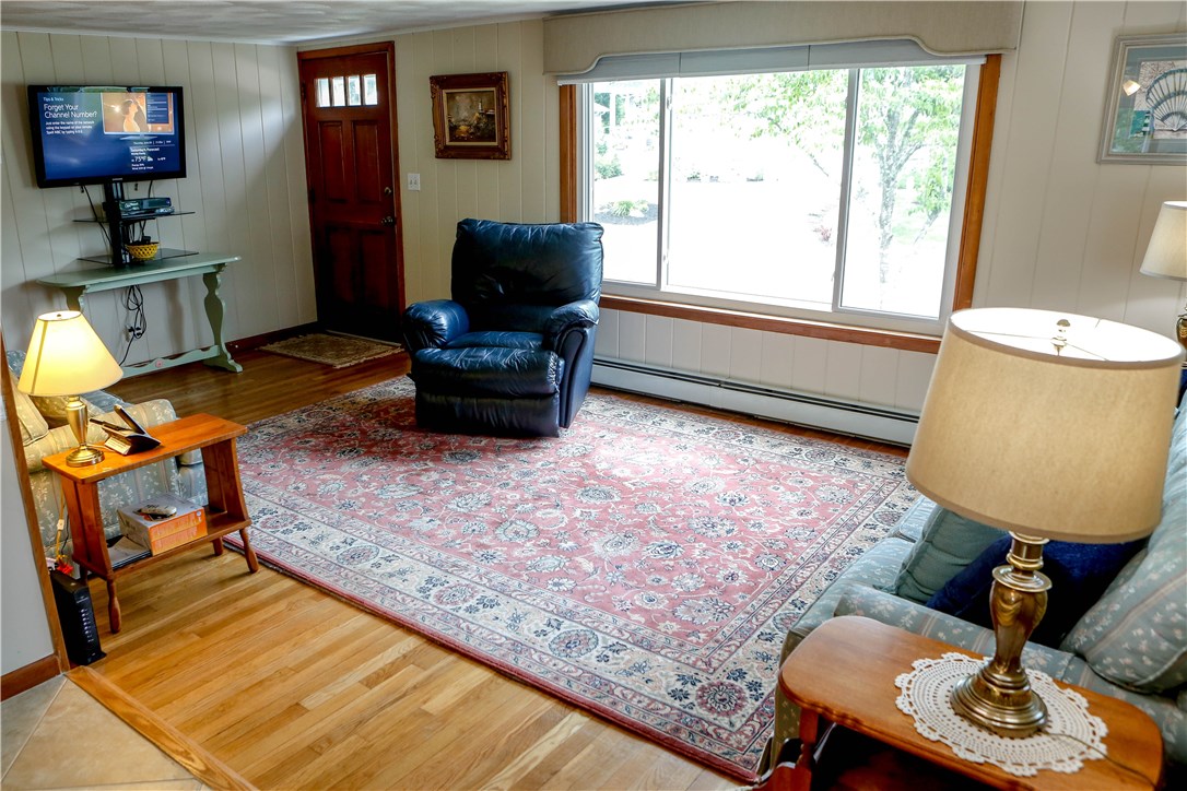 88 Angell Road Narragansett, RI 02882 - Photo 11 of 29