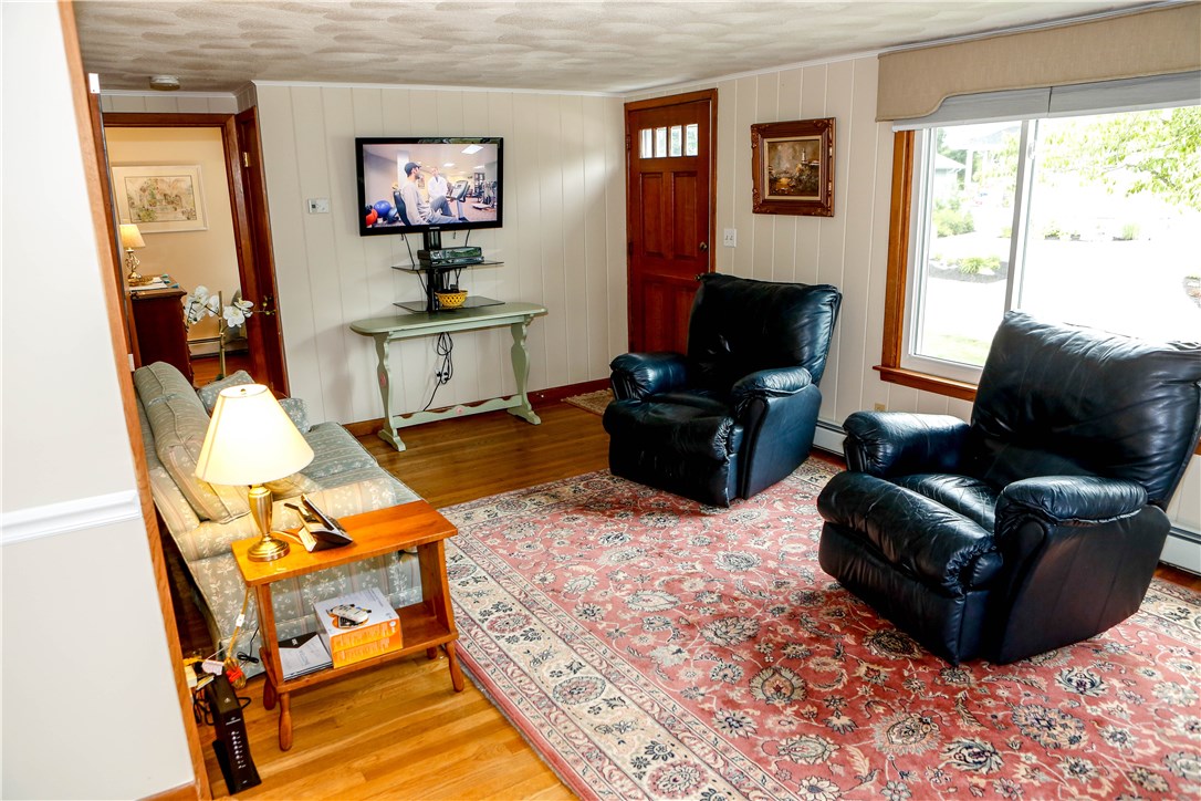 88 Angell Road Narragansett, RI 02882 - Photo 12 of 29