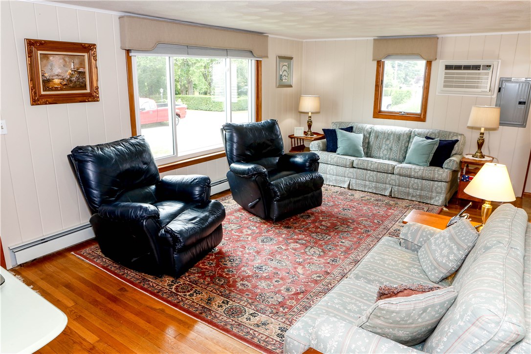 88 Angell Road Narragansett, RI 02882 - Photo 13 of 29