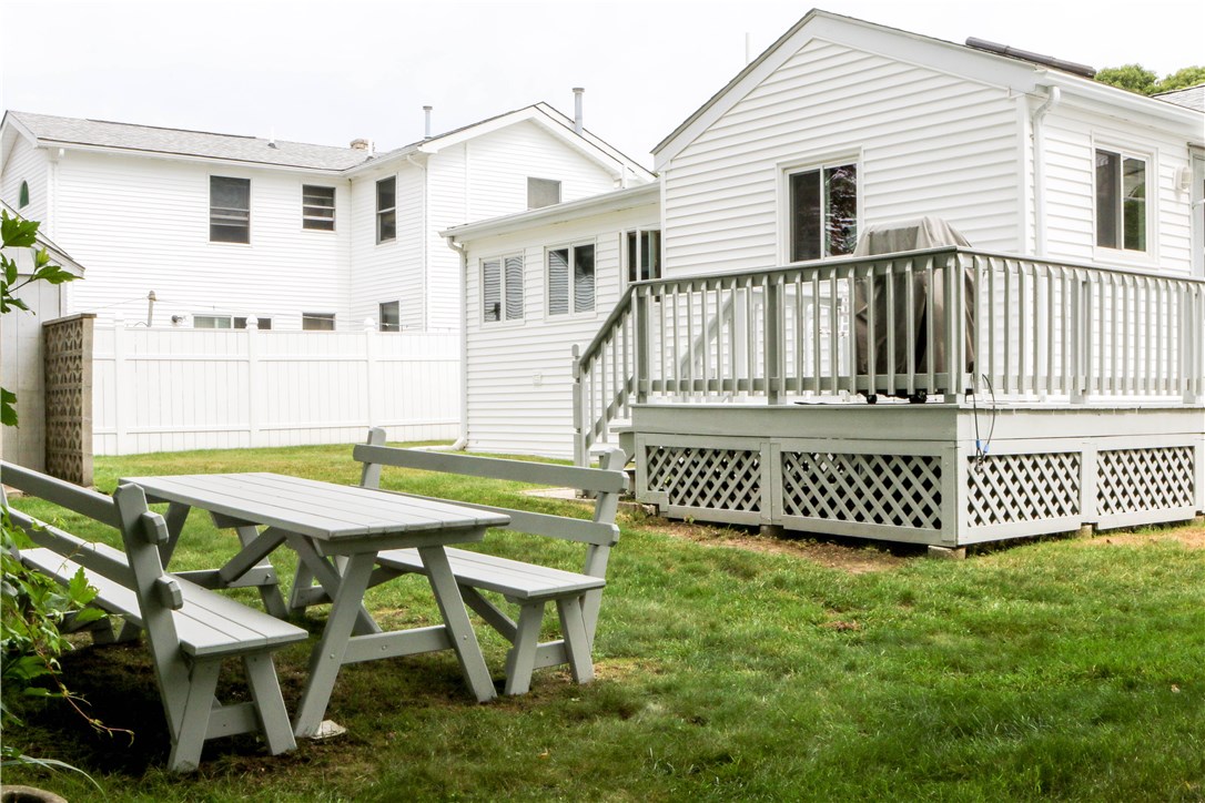 88 Angell Road Narragansett, RI 02882 - Photo 4 of 29