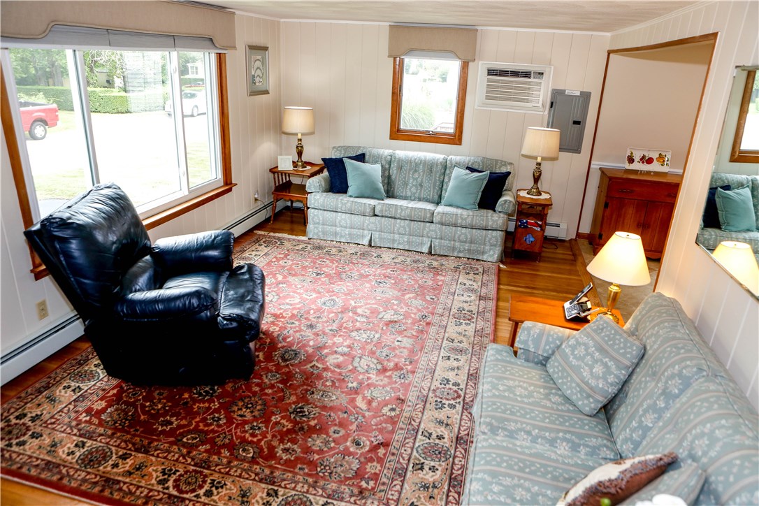 88 Angell Road Narragansett, RI 02882 - Photo 9 of 29