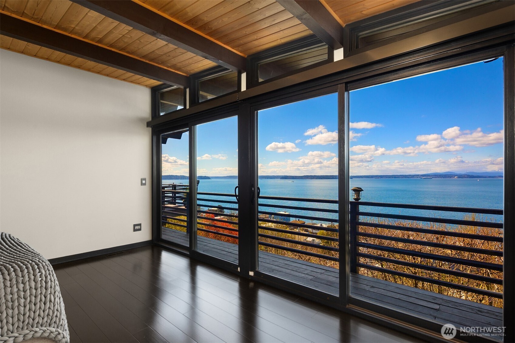 3831 58th Avenue Southwest Seattle, WA 98116 - Photo 21 of 40