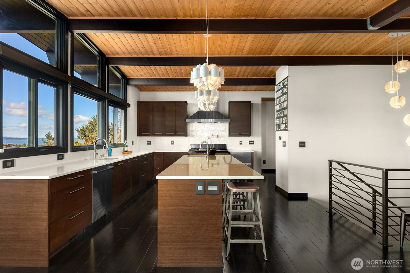 3831 58th Avenue Southwest Seattle, WA 98116 - Photo 8 of 40