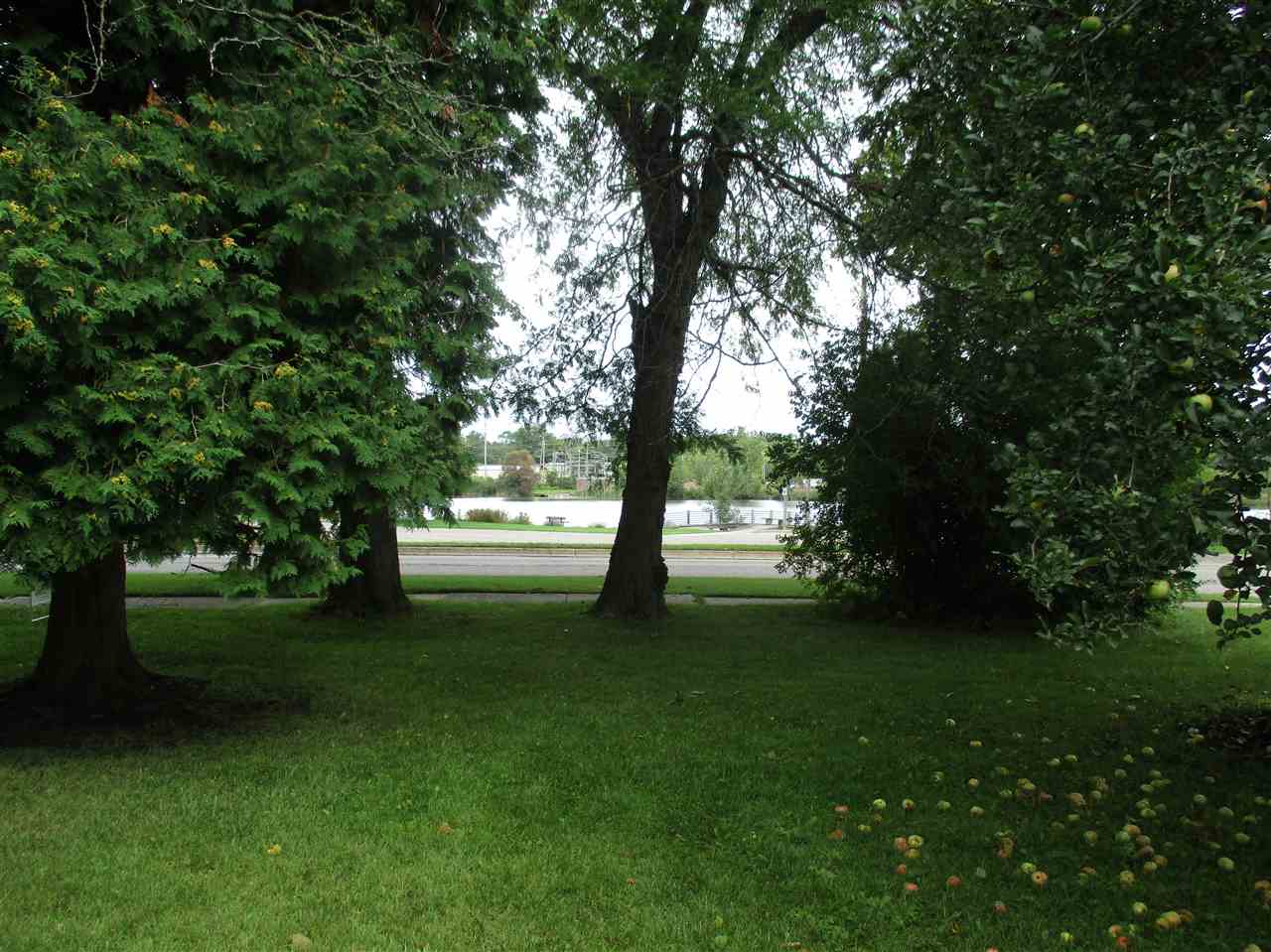 303 Riverside Drive Alma, MI 48801 - Photo 4 of 8 1806060-3.JPG