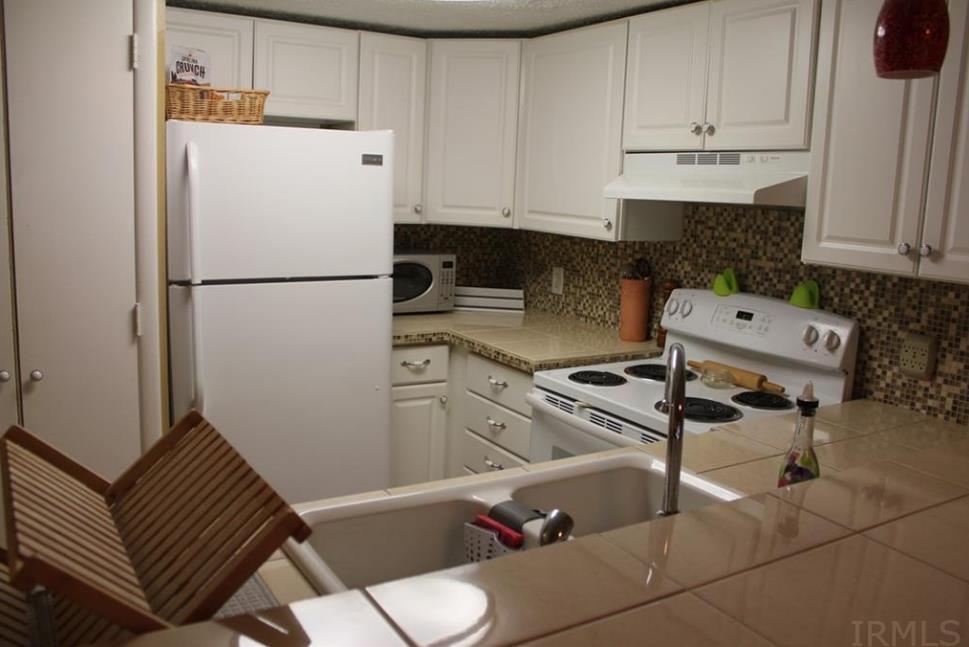 9028 South Pointe Ridge Lane, Unit 15 Bloomington, IN 47401 - Photo 19 of 35 Gallery Image 19