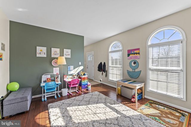 $805,000 | 4914 Bristow Drive, Annandale, VA 22003