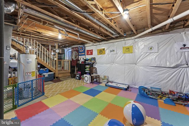 $805,000 | 4914 Bristow Drive, Annandale, VA 22003