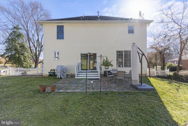 $805,000 | 4914 Bristow Drive, Annandale, VA 22003