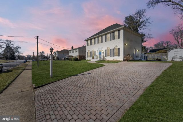 $805,000 | 4914 Bristow Drive, Annandale, VA 22003