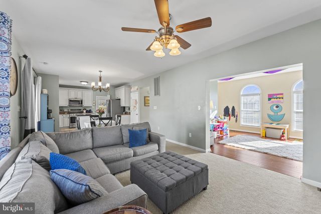 $805,000 | 4914 Bristow Drive, Annandale, VA 22003