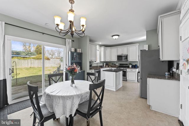 $805,000 | 4914 Bristow Drive, Annandale, VA 22003