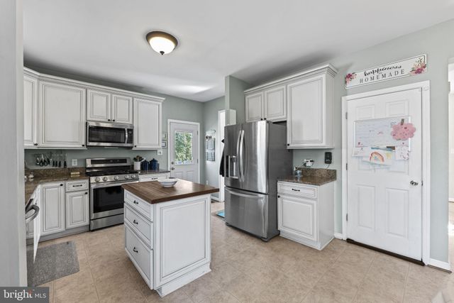 $805,000 | 4914 Bristow Drive, Annandale, VA 22003