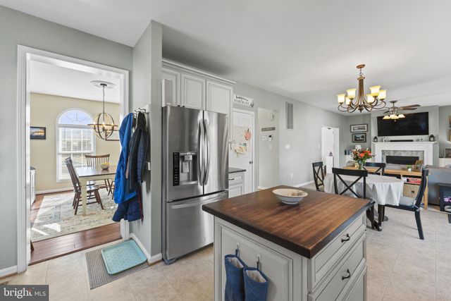 $805,000 | 4914 Bristow Drive, Annandale, VA 22003