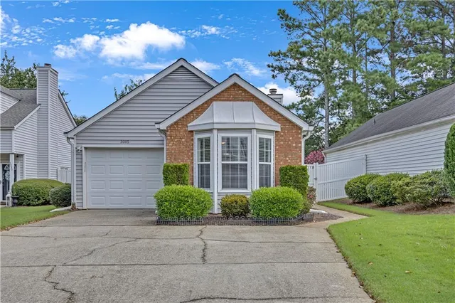 $1,950 | 3085 Barnwood Crossing Northwest, Duluth, GA 30097