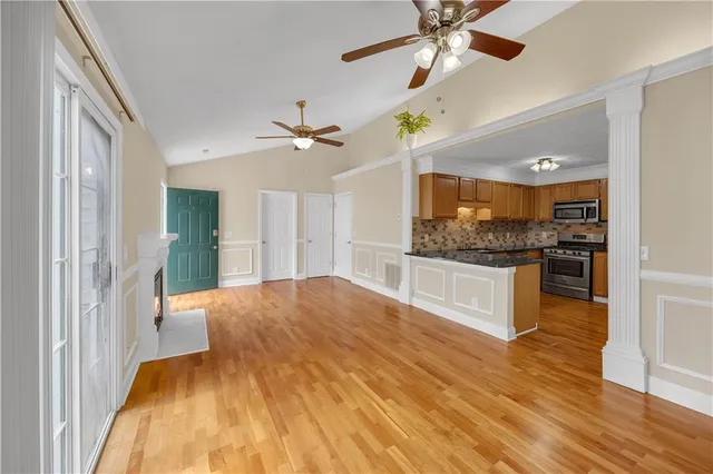 $1,950 | 3085 Barnwood Crossing Northwest, Duluth, GA 30097