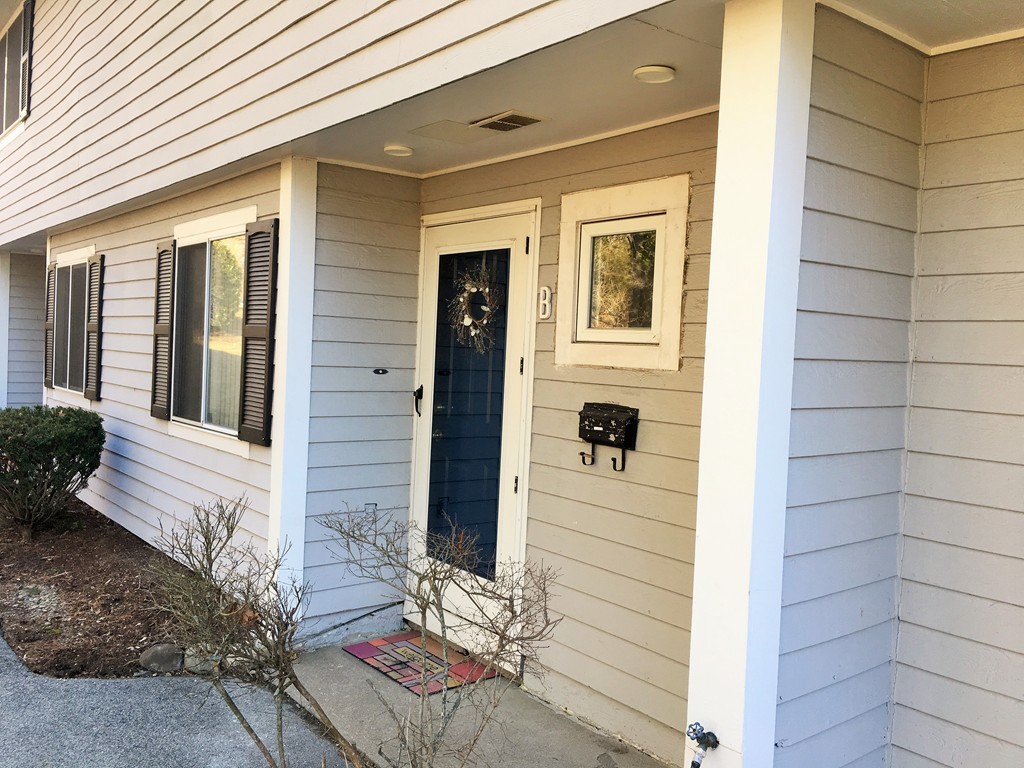 11 Beal's Cove Road, Unit B Hingham, MA 02043 - Photo 1 of 22 Gallery Image 1