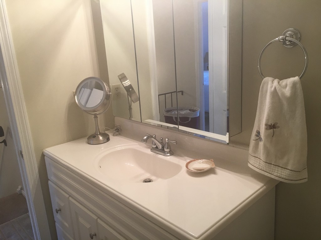 11 Beal's Cove Road, Unit B Hingham, MA 02043 - Photo 17 of 22 Gallery Image 17