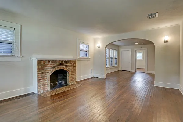 $2,995 | 1926 West McKinney Street, Houston, TX 77019