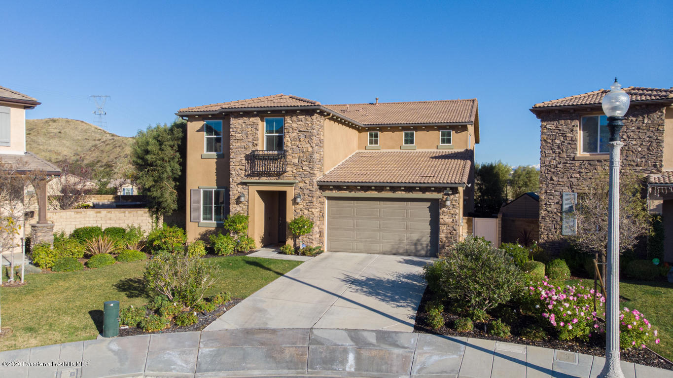 29034 Ridgecrest Court Valencia, CA 91354 - Photo 2 of 52 1