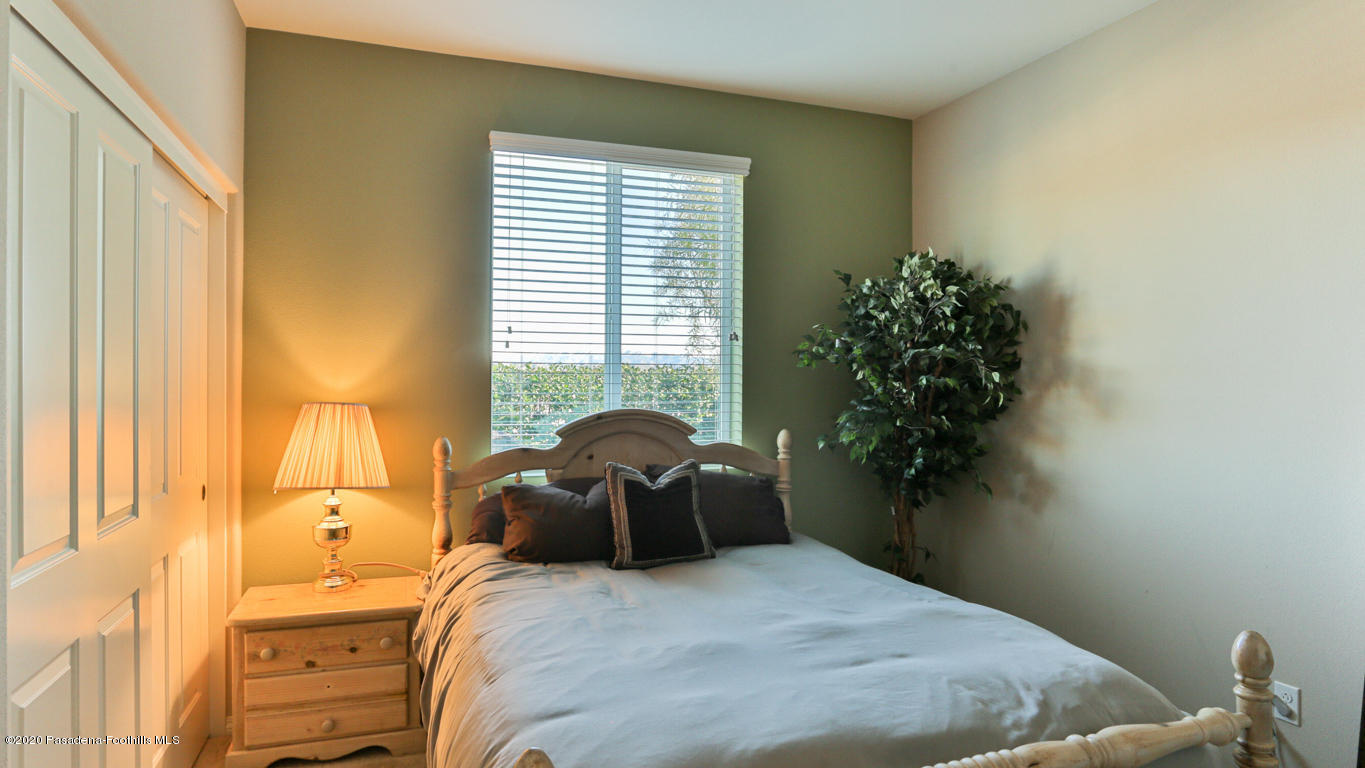 29034 Ridgecrest Court Valencia, CA 91354 - Photo 14 of 52 13