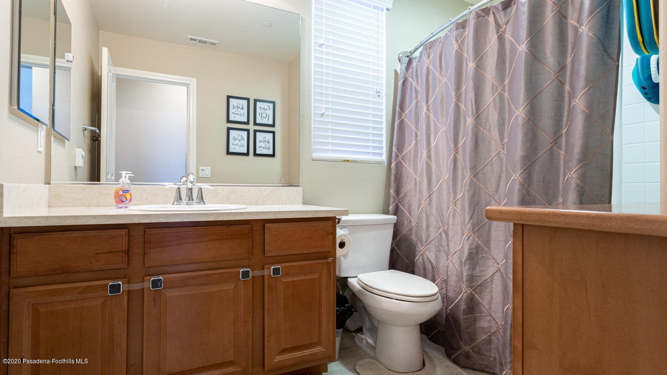 29034 Ridgecrest Court Valencia, CA 91354 - Photo 15 of 52 14