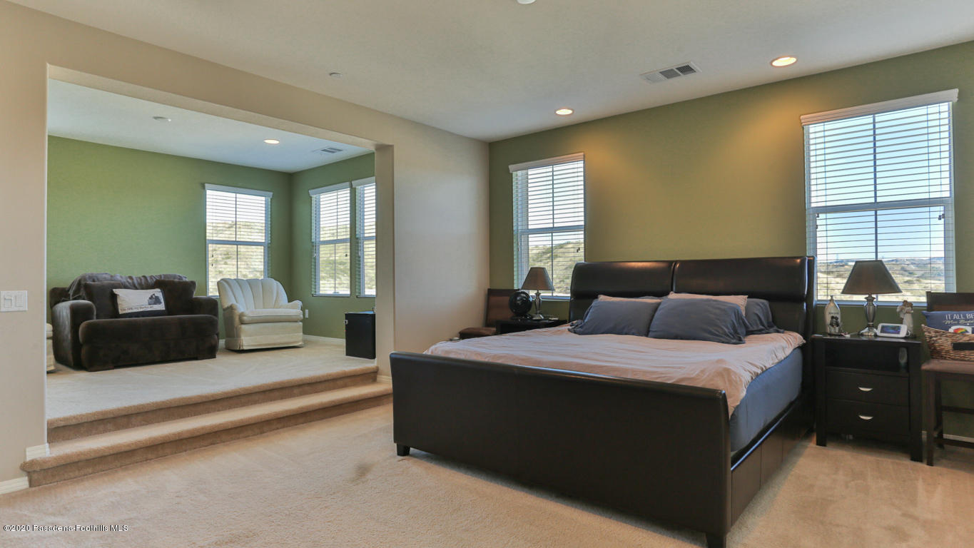 29034 Ridgecrest Court Valencia, CA 91354 - Photo 19 of 52 18
