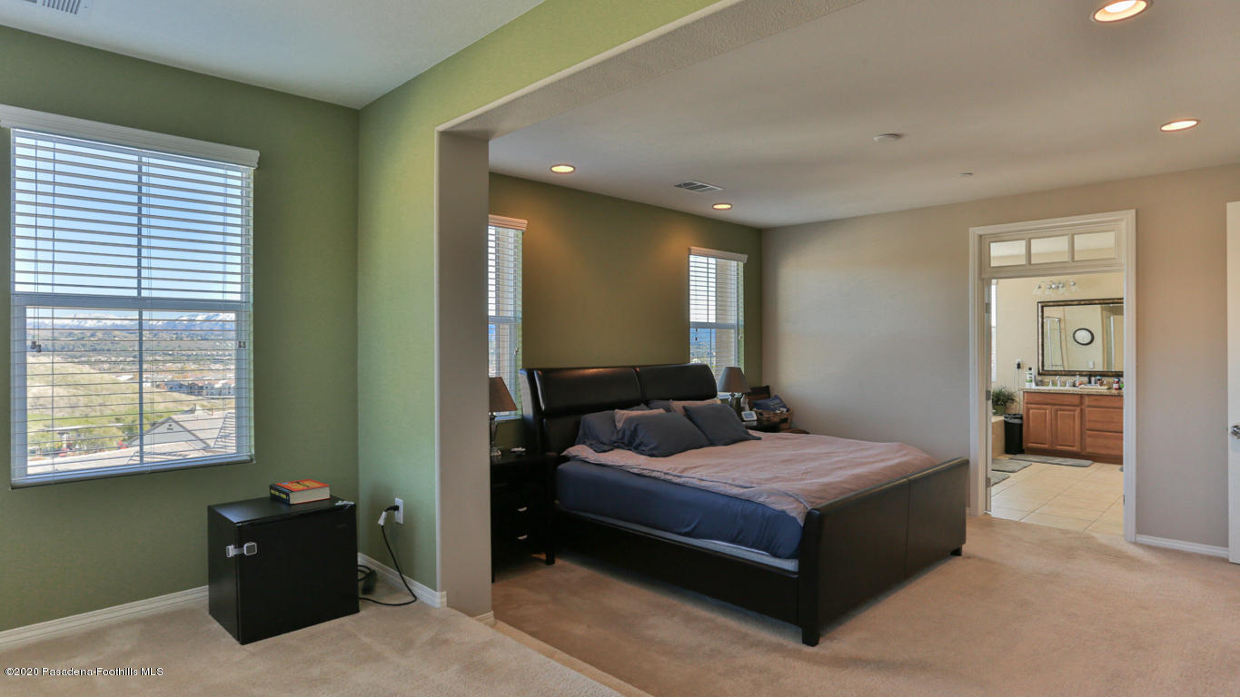 29034 Ridgecrest Court Valencia, CA 91354 - Photo 20 of 52 19