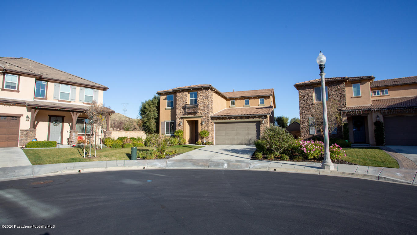 29034 Ridgecrest Court Valencia, CA 91354 - Photo 3 of 52 2
