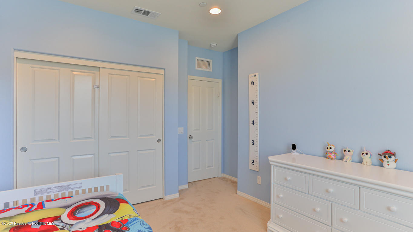 29034 Ridgecrest Court Valencia, CA 91354 - Photo 26 of 52 25