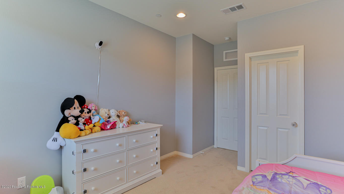 29034 Ridgecrest Court Valencia, CA 91354 - Photo 28 of 52 27