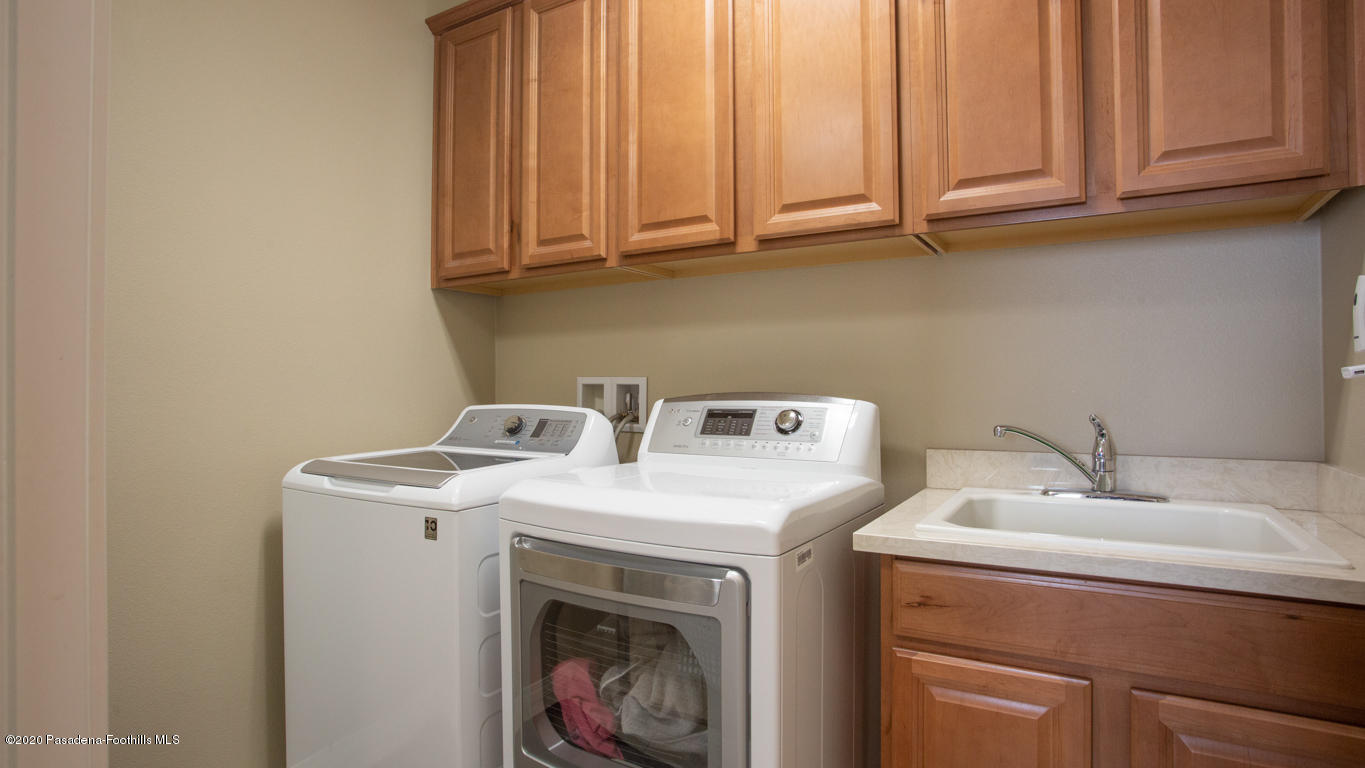 29034 Ridgecrest Court Valencia, CA 91354 - Photo 34 of 52 33