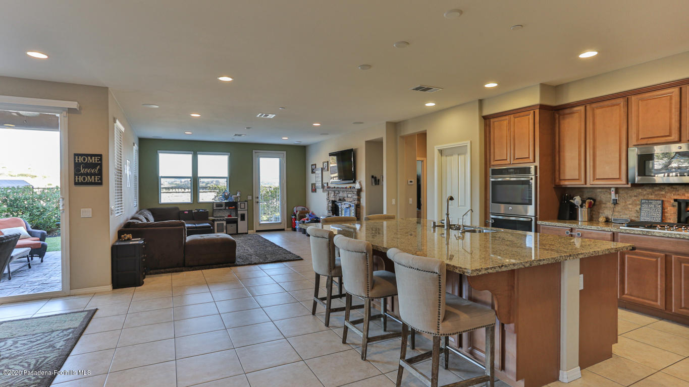29034 Ridgecrest Court Valencia, CA 91354 - Photo 6 of 52 5