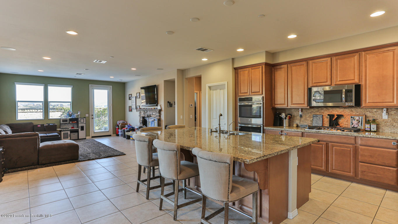 29034 Ridgecrest Court Valencia, CA 91354 - Photo 7 of 52 6