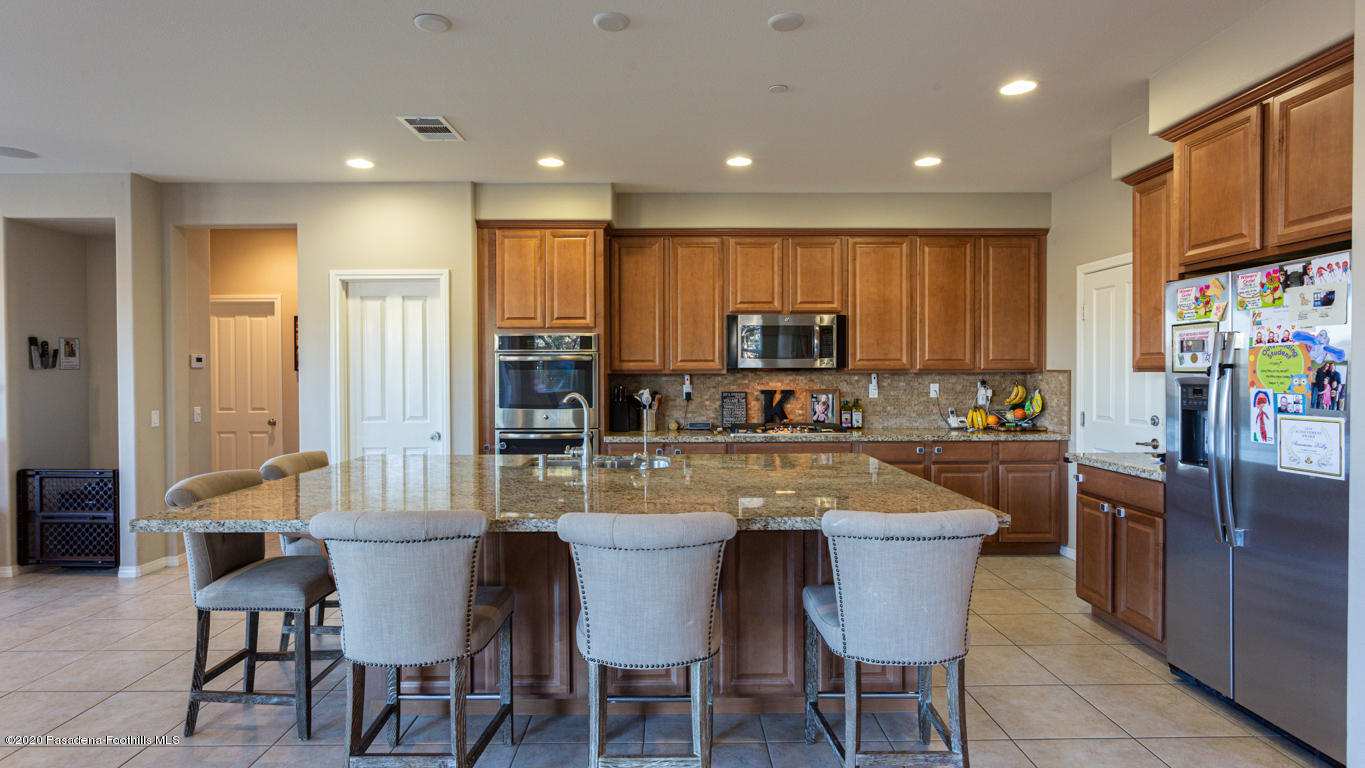 29034 Ridgecrest Court Valencia, CA 91354 - Photo 8 of 52 7
