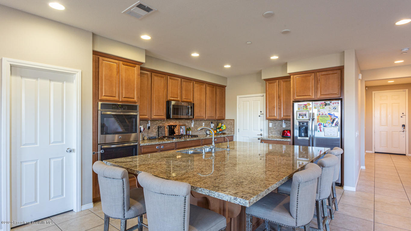 29034 Ridgecrest Court Valencia, CA 91354 - Photo 9 of 52 8