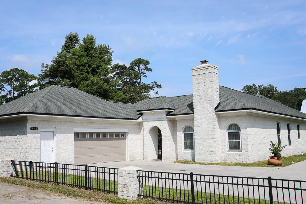 959 Pine Hollow Road Mount Pleasant, SC 29464 - Photo 2 of 18 959 Pine Hollow Road Side View