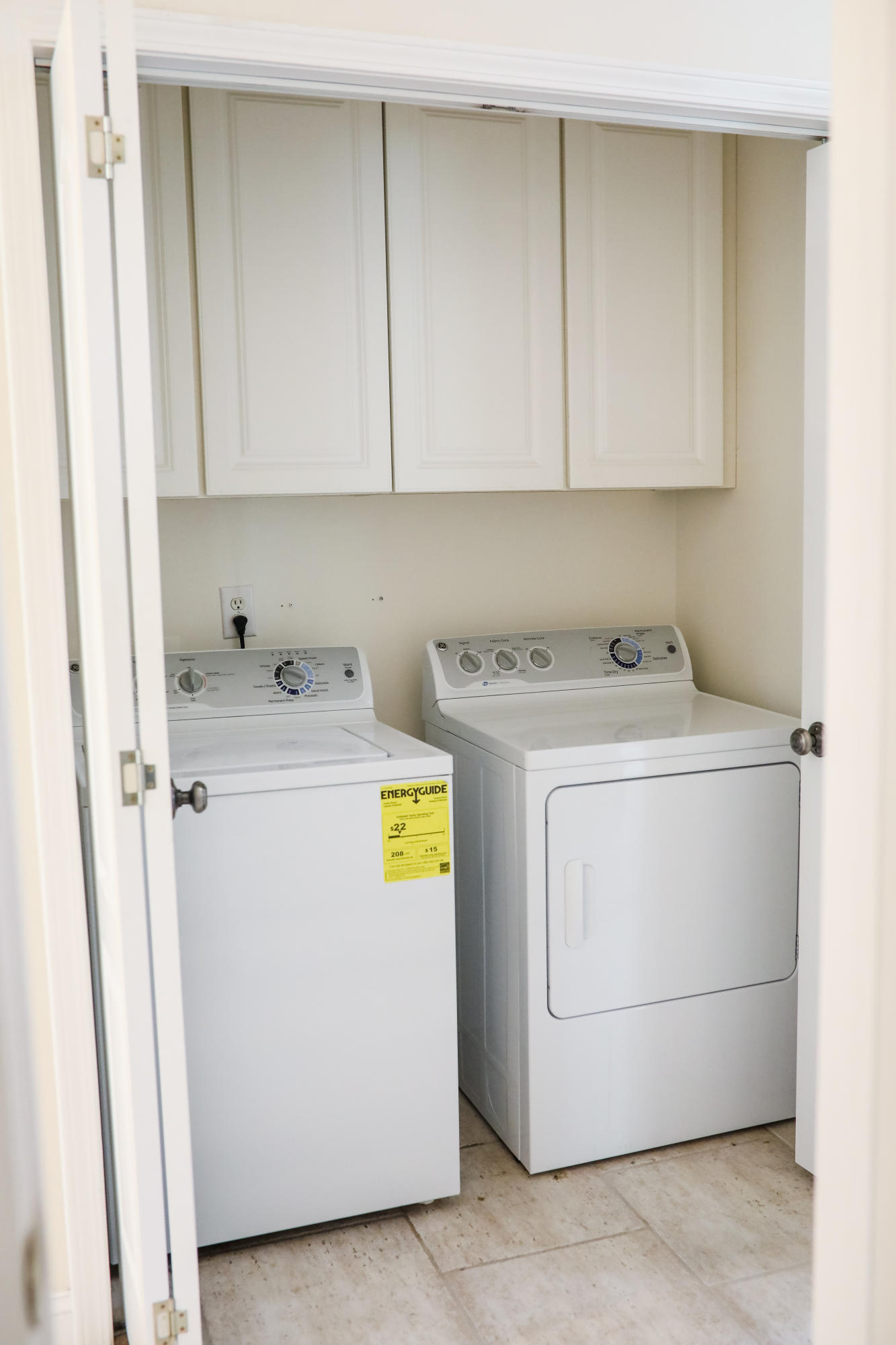 959 Pine Hollow Road Mount Pleasant, SC 29464 - Photo 14 of 18 959 Pine Hollow Road Laundry Room