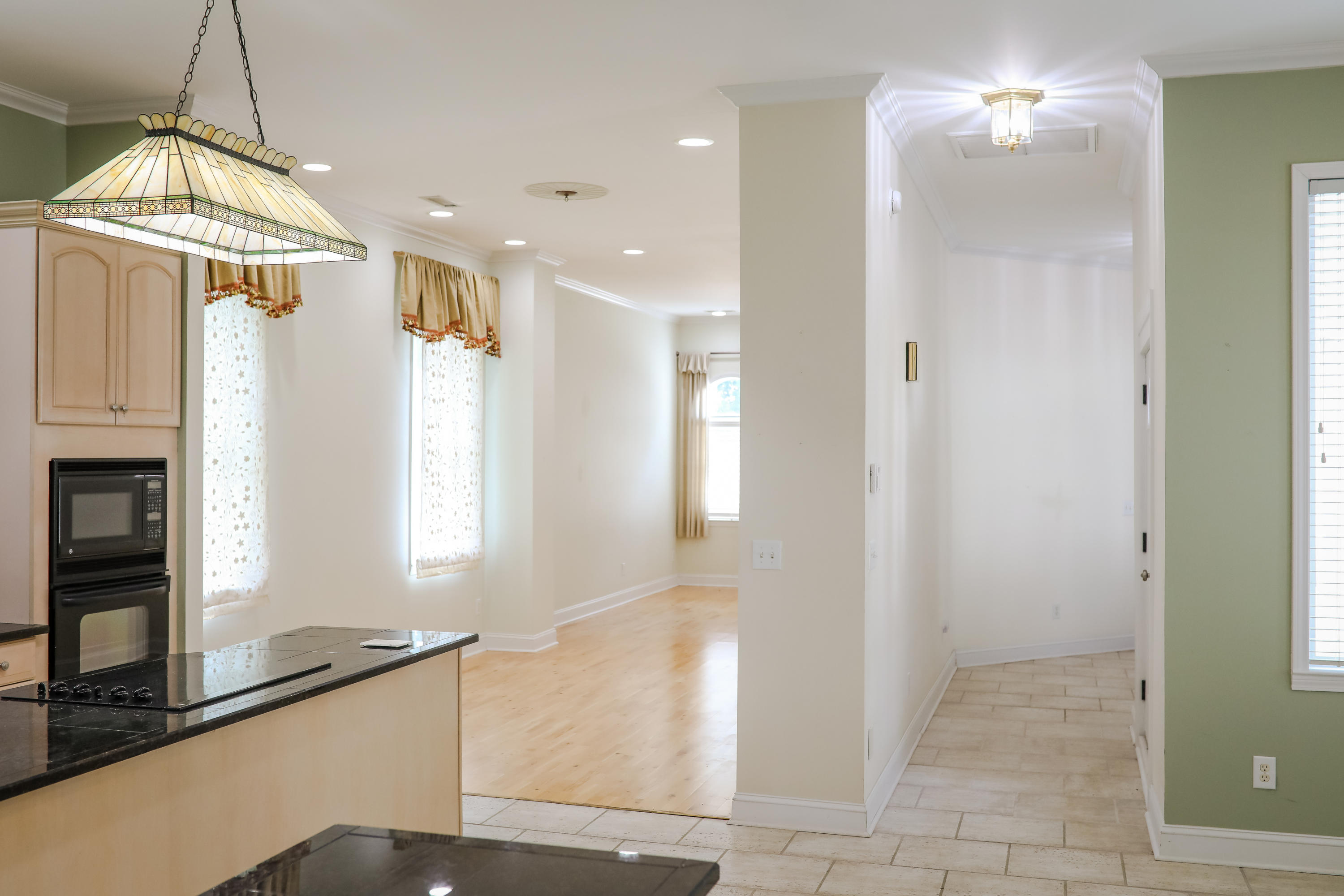 959 Pine Hollow Road Mount Pleasant, SC 29464 - Photo 5 of 18 959 Pine Hollow Road Entry Foyer