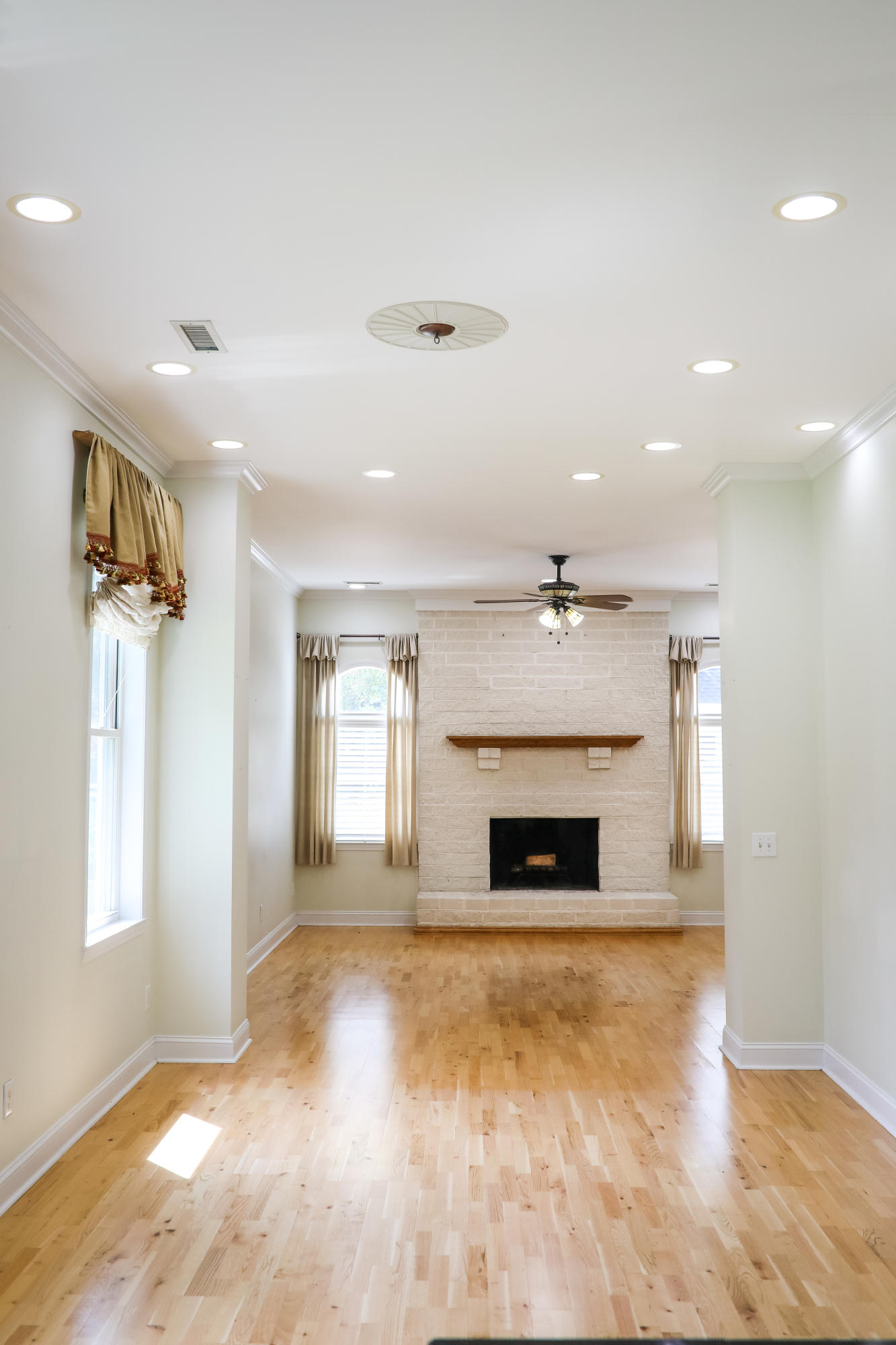 959 Pine Hollow Road Mount Pleasant, SC 29464 - Photo 6 of 18 959 Pine Hollow Road Dining Room and Den