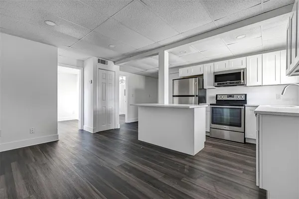 $1,795 | 2027 30th Avenue North, Unit 3 BOTTOM, St. Petersburg, FL 33713