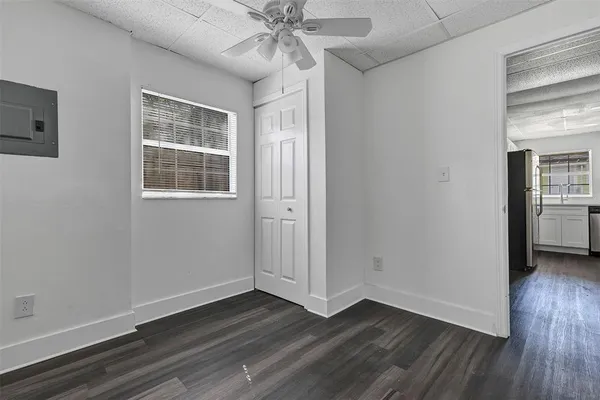 $1,795 | 2027 30th Avenue North, Unit 3 BOTTOM, St. Petersburg, FL 33713