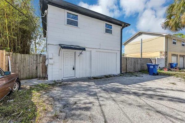 $1,795 | 2027 30th Avenue North, Unit 3 BOTTOM, St. Petersburg, FL 33713